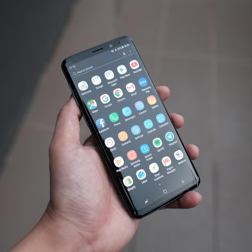 Bare Pane - Full-Coverage Tempered Glass Screen Protector with Full Adhesive for Samsung Galaxy S9 & S9 Plus - Crystal Clear